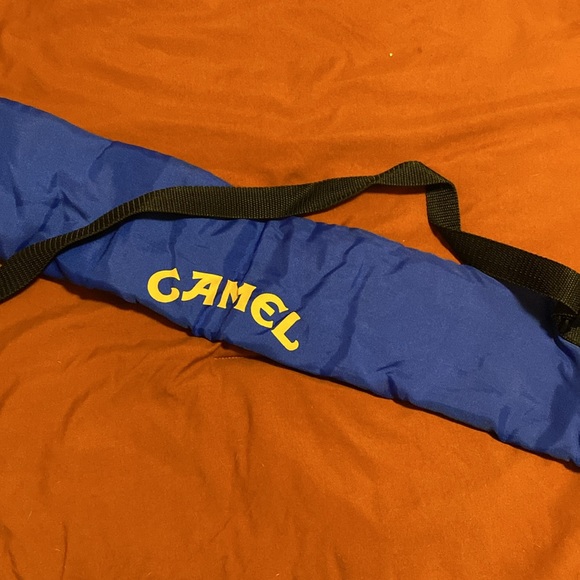 Camel cigarettes insulated six pack cooler with strap - Picture 3 of 4